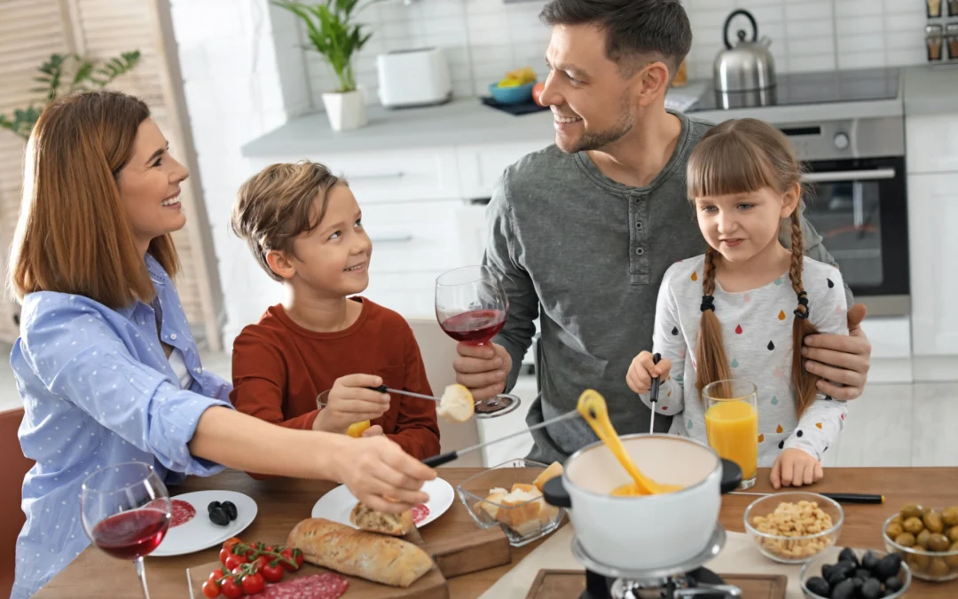 Cuisine familiale sur mesure Charente avec rangements pratiques et espace repas
